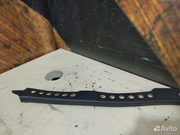 Накладка на порог задняя правая Audi A4 Avant B7