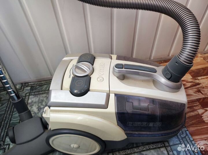 Пылесос Vitek vt1833
