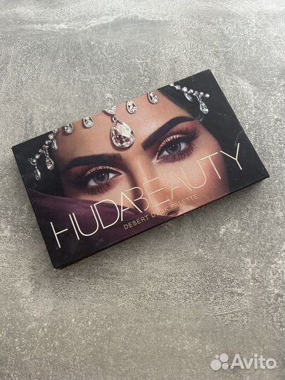 Huda beauty палетка теней