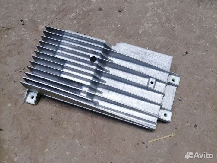 Усилитель звука Cadilac SRX