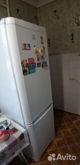 Холодильник бу indesit