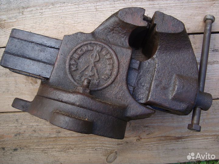 Тиски старинные СССР