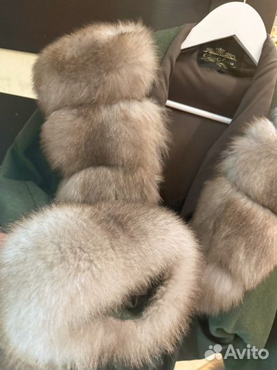 Зимнее пальто с мехом куницы
