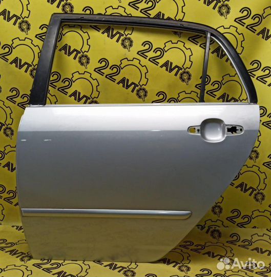 Дверь задняя левая Toyota Corolla Runx NZE121