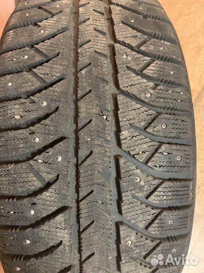Bridgestone Ice Cruiser 7000 255/50 R19 107T