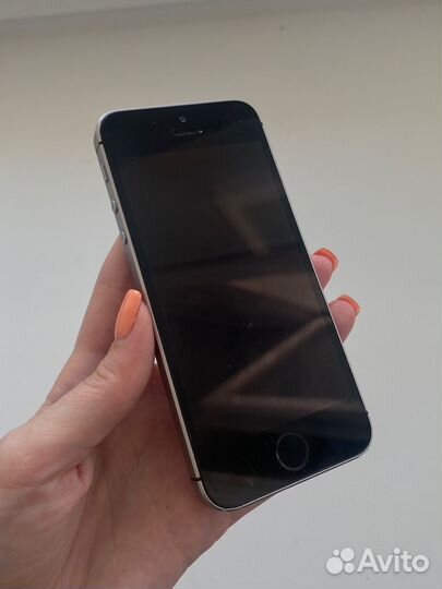 iPhone SE 128gb серый 2016