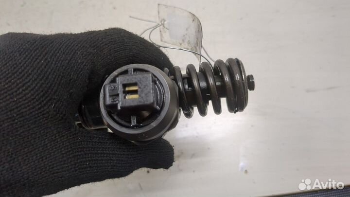 Форсунка топливная Volkswagen Golf 4