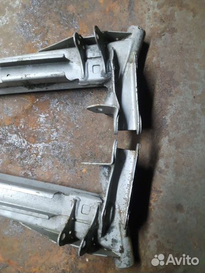 Продольной рычаг