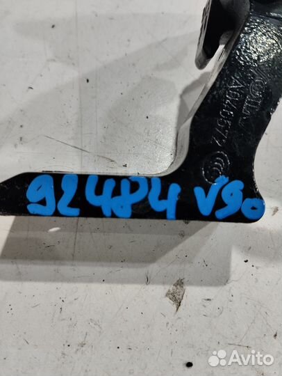 Петля двери (нижняя, задняя, левая) (Volvo V90 II)