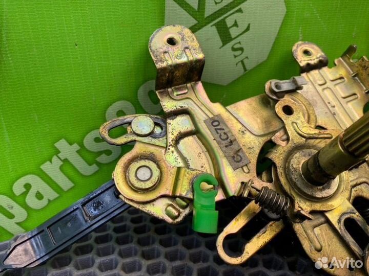 Замок двери задний левый Mazda Mpv LW5W GY-DE 2.5