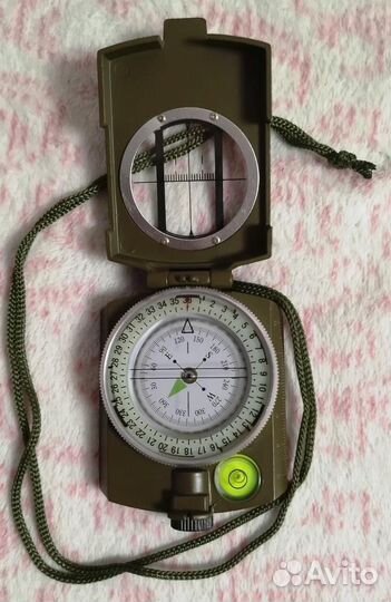 Компас туристический жидкостный в армейском стиле