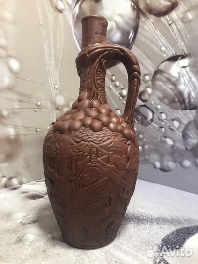 Керамический кувшин для вина