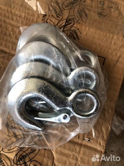 Крючки буксировочные в ассортиментк