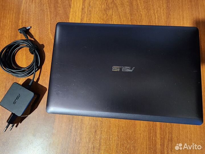 Asus VivoBook S200E