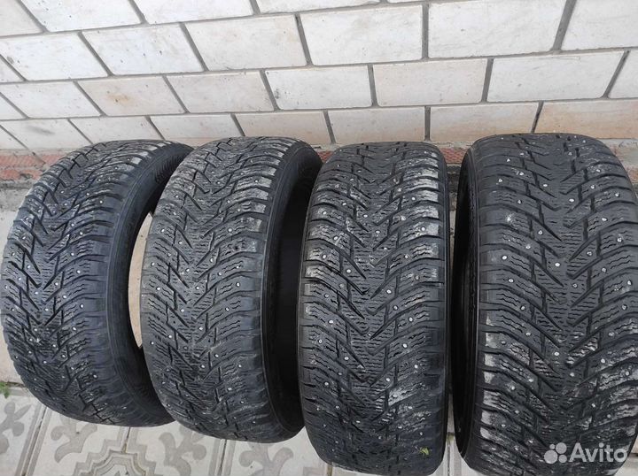 Nokian Tyres Hakkapeliitta 8 SUV 235/55 R17