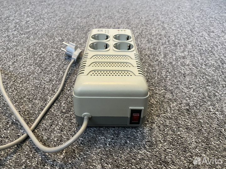 Стабилизатор напряжения Defender AVR Premium 1000