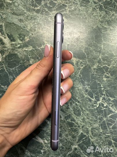 Телефон iPhone 11