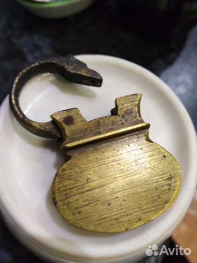 Старинный, маленький, навесной замок