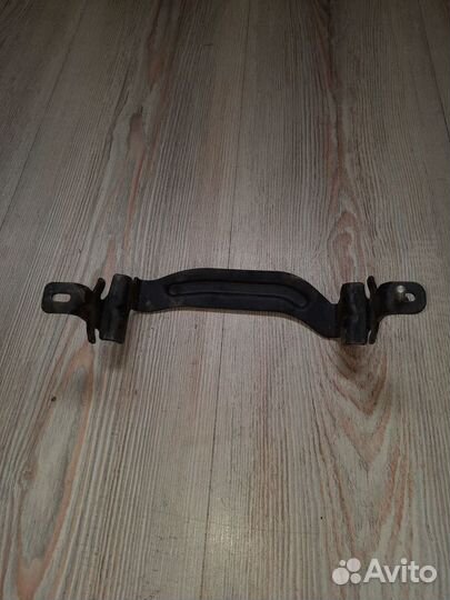 Крепление аккумулятора Renault fluence