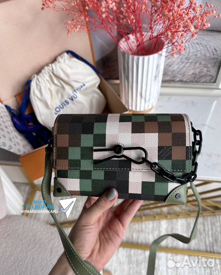 Louis vuitton клатч 2024