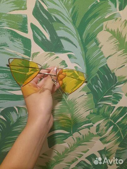 Жёлтые очки треугольники солнцезащитные