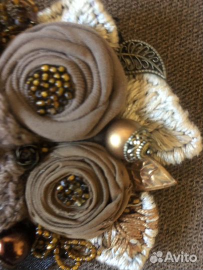 Брошь коричневая текстильная