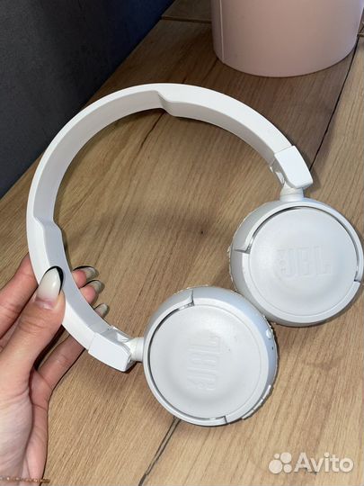 Беспроводные наушники jbl