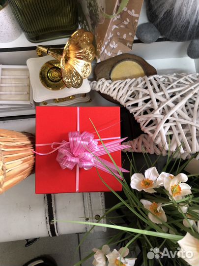 Подарочные пакеты и коробки