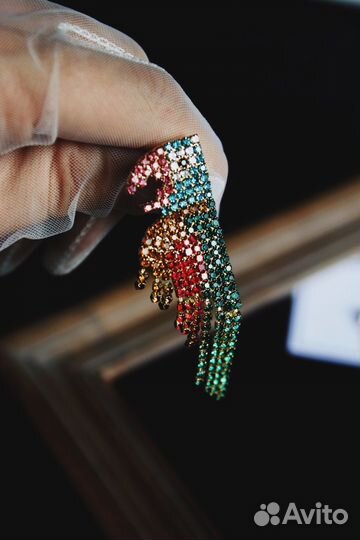 Асимметричные серьги Parrot