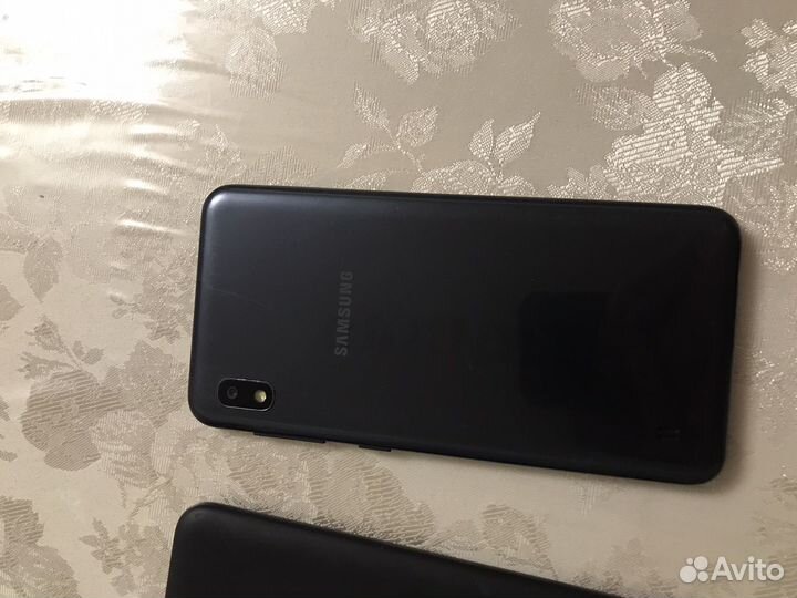 Samsung Galaxy A10, 2/32 ГБ
