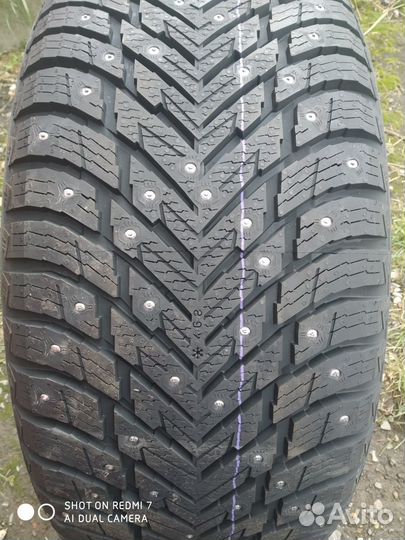 Nokian Tyres Hakkapeliitta 10p SUV 285/40 R22