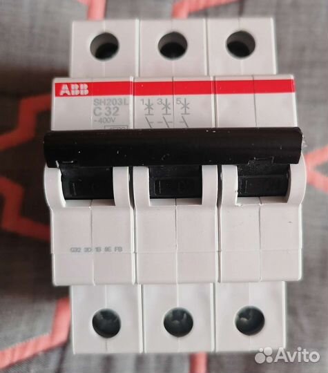 Автоматический выключатель ABB