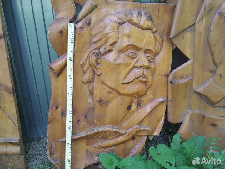 Деревянные барельефы