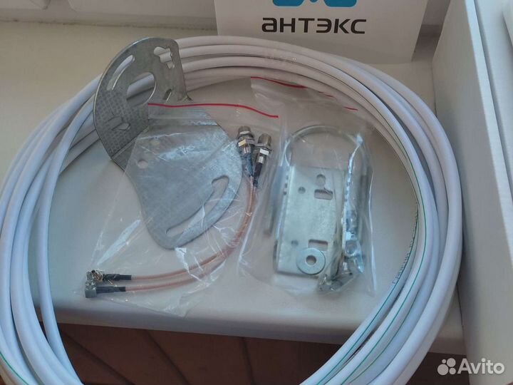 Антенна 4G Petra Broad Band 15dBi, 1700-2700 мгц