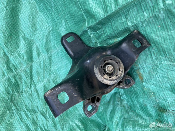 Кронштейн с подушкой двигателя ford focus 1