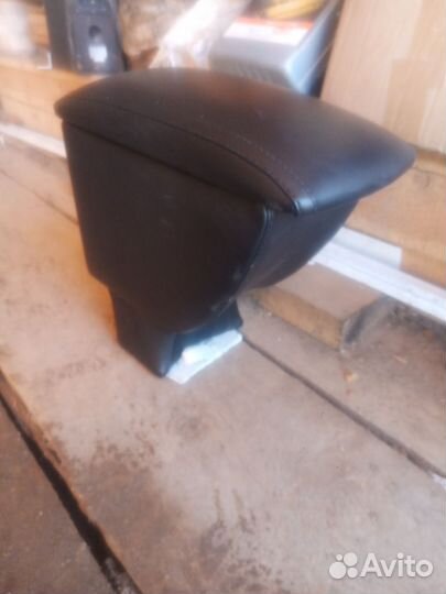 Подлокотник на LADA vesta