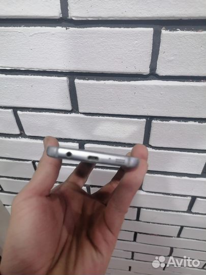 Samsung Galaxy S7, 4/32 ГБ
