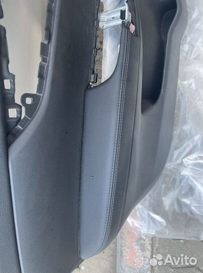 Обшивка водительской двери X-Trail