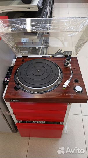 Проигрыватель винила Victor