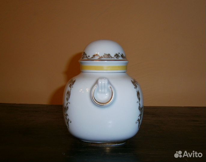 Фарфоровая чайница лфз Нева