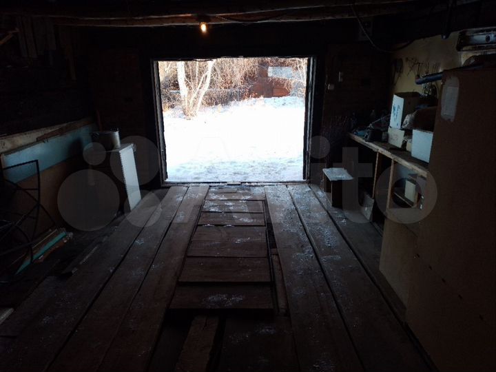 Гараж, > 30 м²