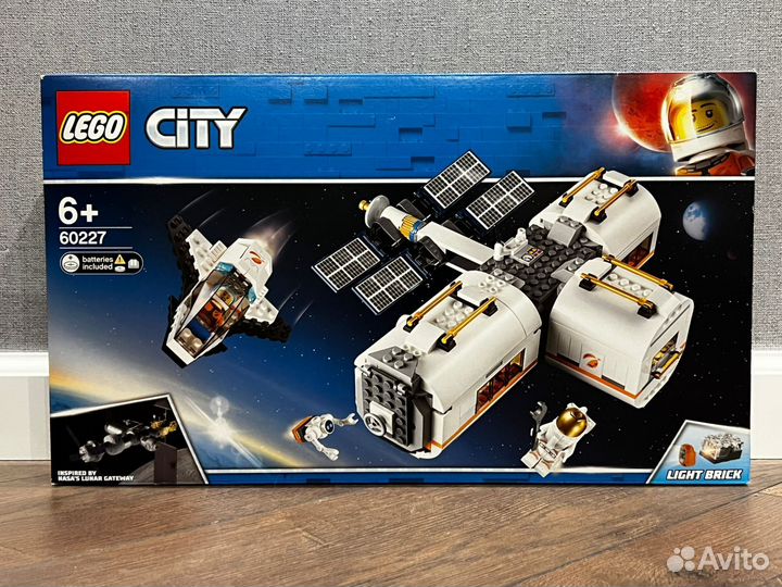 Lego City 60227 Лунная космическая станция