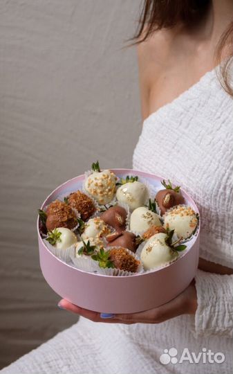 Боксы из клубники в шоколаде