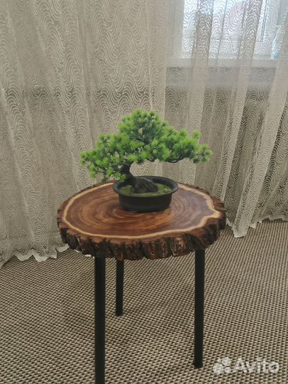 Столик из дерева (спила дерева)