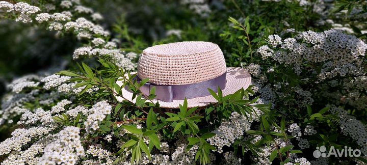 Шляпка канотье из рафии