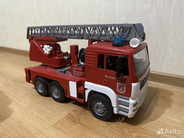 Пожарная машина bruder