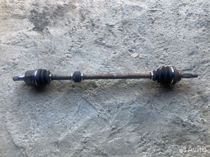 Правый привод, полуось Хендай Соната 4 EF 2.0л. ак