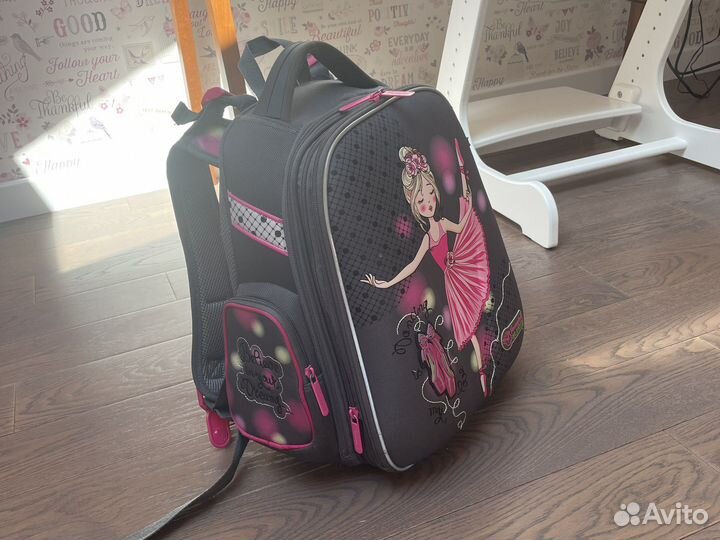 Рюкзак школьный для девочки 1 класс