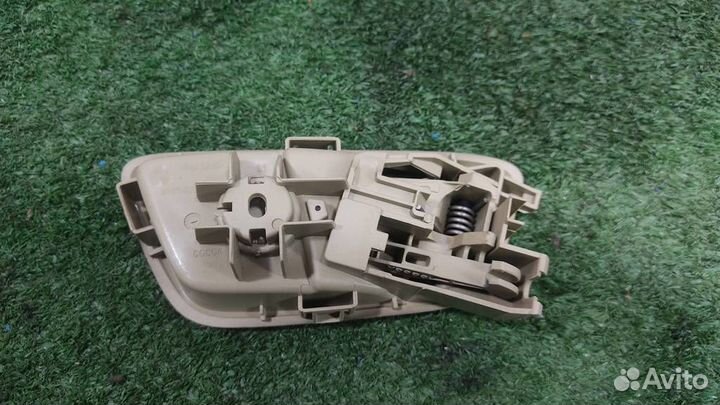 Ручка двери внутренняя левая Ford Fiesta (CB1) 20