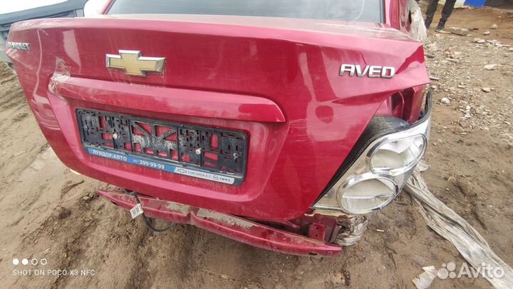 Chevrolet Aveo T300 седан крышка багажника